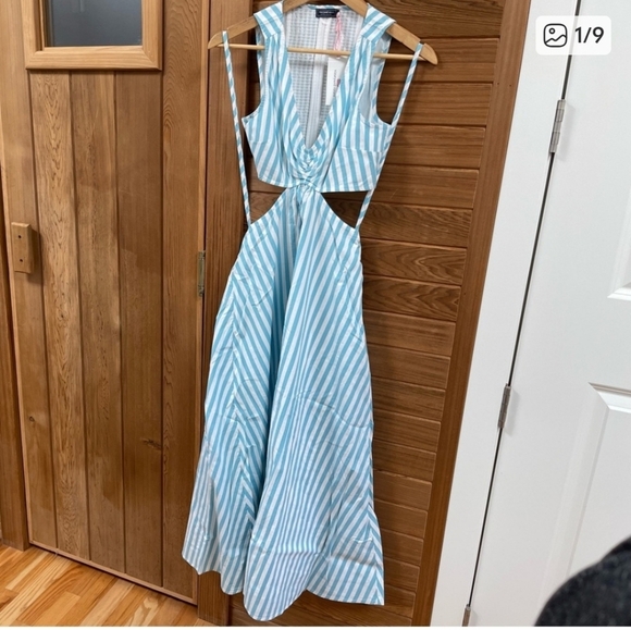 NWT Vineyard Vines Cutout Maxi Dress Color: Kitt Stripe-MistBlue - Picture 4 of 4